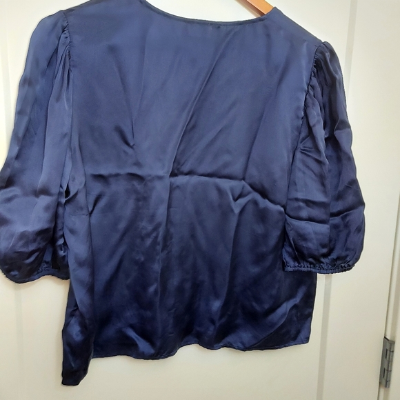 Wilfred 100% Cupro Cropped Blouse - Picture 3 of 6
